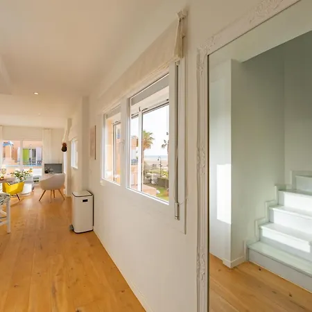 Front, Pool, Sea View, Garage & Wifi