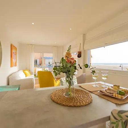 Apartment Front, Pool, Sea View, Garage & Wifi