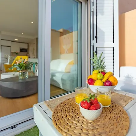 Front, Pool, Sea View, Garage & Wifi *