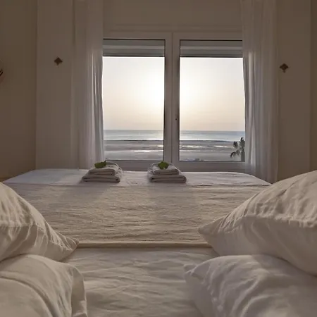 Apartment Front, Pool, Sea View, Garage & Wifi