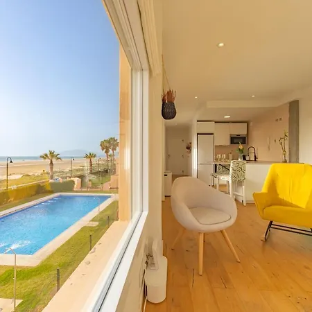 Front, Pool, Sea View, Garage & Wifi Apartment