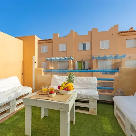 Apartment Front, Pool, Sea View, Garage & Wifi