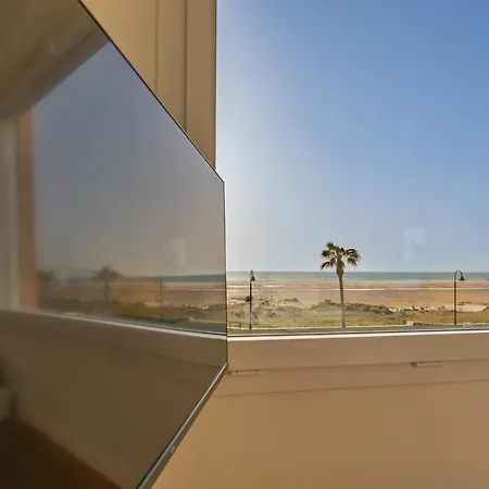 דירה Front, Pool, Sea View, Garage & Wifi טריפה
